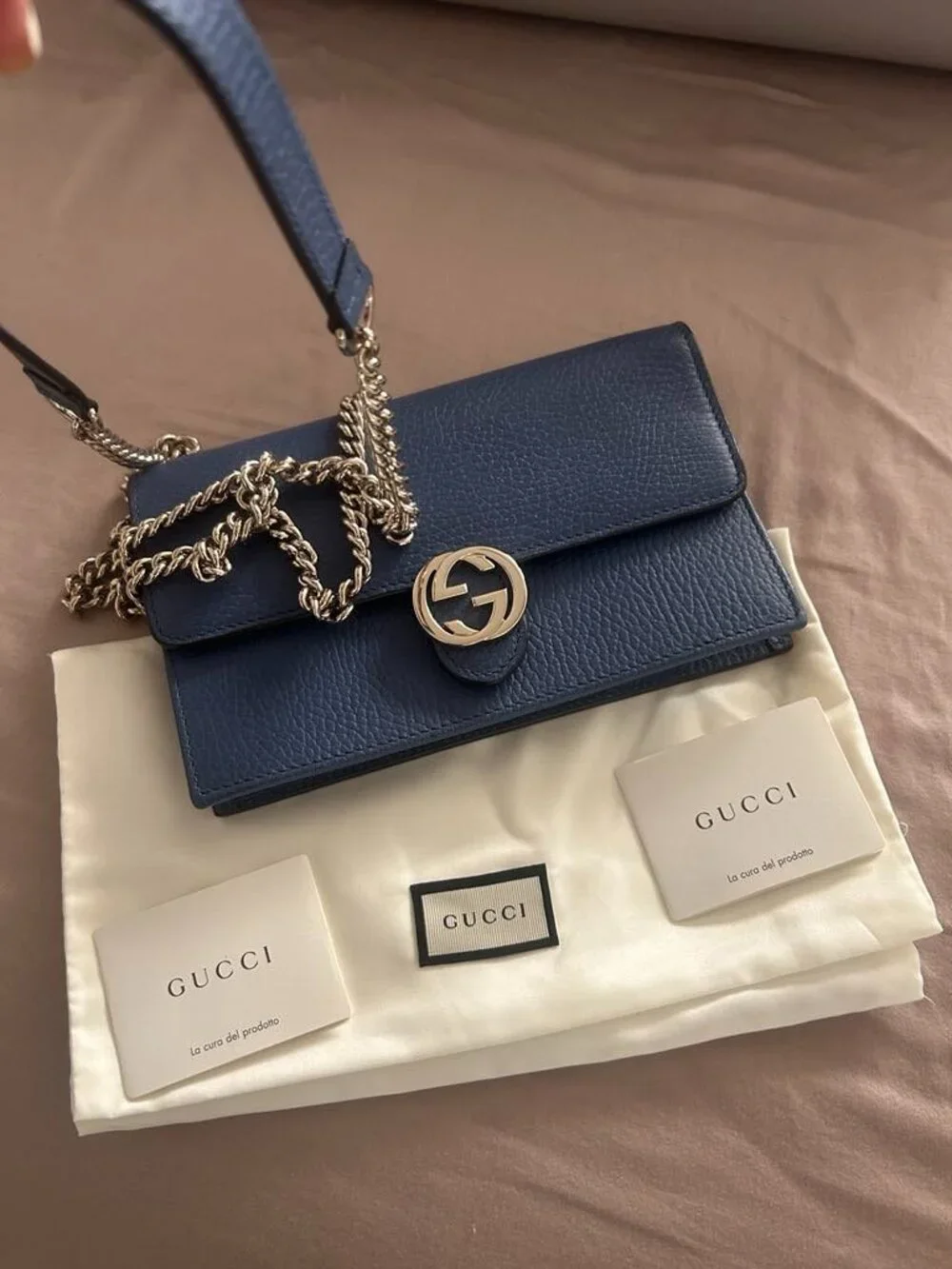 GUCCI AUTHENTIC INTERLOCKING MINI WALLET BAG - Picture 2 of 8